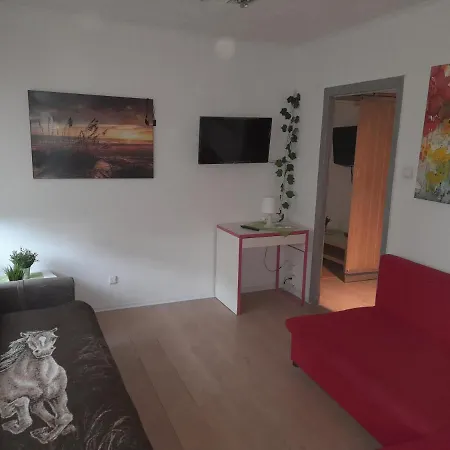 Lotnikow 7 Apartment *